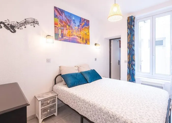 Le Louisiane/parking/wifi, Jardins De La Fontaine